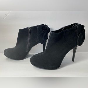 Carlos Santana crown suede ankle boots black 9